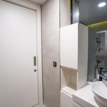 Apartment Stylish 1-bdr - Your Away From