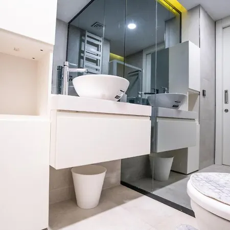 Stylish 1-bdr - Your Away From Apartment